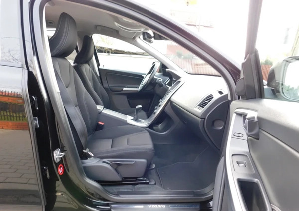 Volvo XC 60 cena 69980 przebieg: 183000, rok produkcji 2017 z Gozdnica małe 352